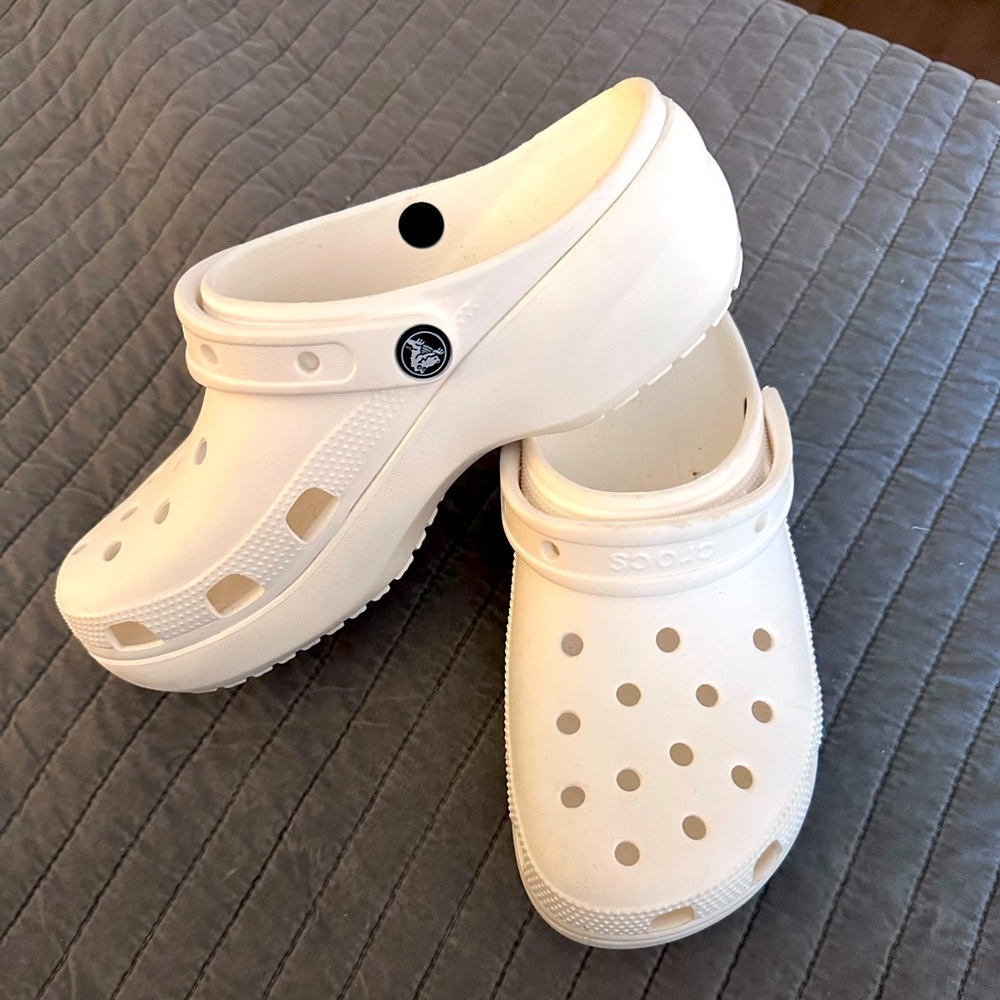 White platform crocs
